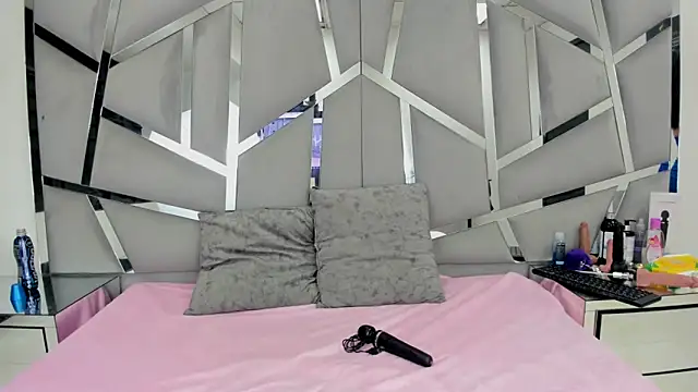 Snapshot of Catherinee69_x chatting on 29, 1, 2025 Catherinee69 x online show from 29, 1, 2025