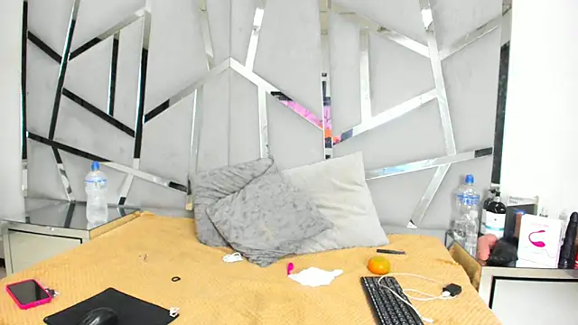 Snapshot of Catherinee69_x chatting on 1, 10, 2025 Catherinee69 x online show from 1, 10, 2025