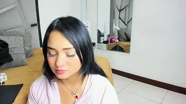 Snapshot of Catherinee69_x chatting on 16, 10, 2025 Catherinee69 x online show from 16, 10, 2025