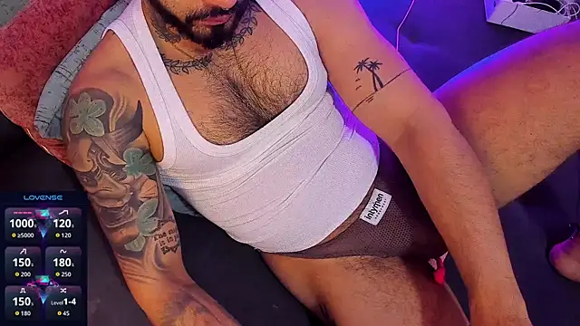 Snapshot of mikemulerr chatting on 26, 11, 2025 mikemulerr online show from 26, 11, 2025