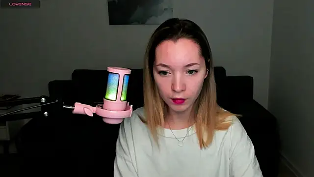 Snapshot of MiaThaine chatting on 28, 12, 2024 MiaThaine online show from 28, 12, 2024