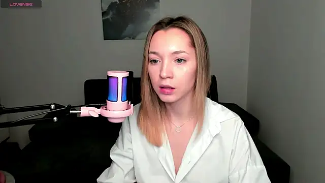 Snapshot of MiaThaine chatting on 9, 1, 2025 MiaThaine online show from 9, 1, 2025