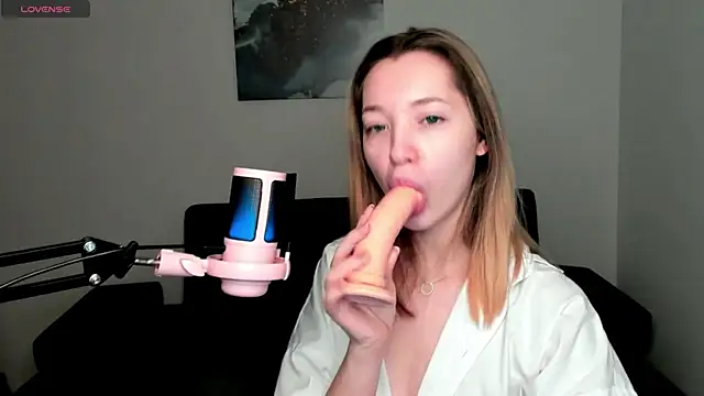 Snapshot of MiaThaine chatting on 10, 1, 2025 MiaThaine online show from 10, 1, 2025