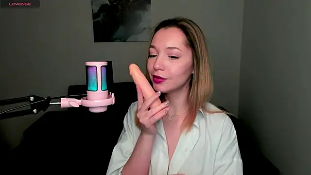 Snapshot of MiaThaine chatting on 11, 1, 2025 MiaThaine online show from 11, 1, 2025