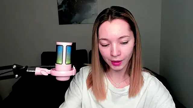 Snapshot of MiaThaine chatting on 13, 1, 2025 MiaThaine online show from 13, 1, 2025