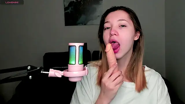 Snapshot of MiaThaine chatting on 15, 1, 2025 MiaThaine online show from 15, 1, 2025