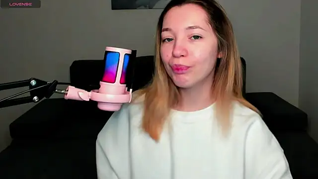 Snapshot of MiaThaine chatting on 17, 1, 2025 MiaThaine online show from 17, 1, 2025