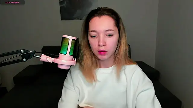 Snapshot of MiaThaine chatting on 17, 1, 2025 MiaThaine online show from 17, 1, 2025