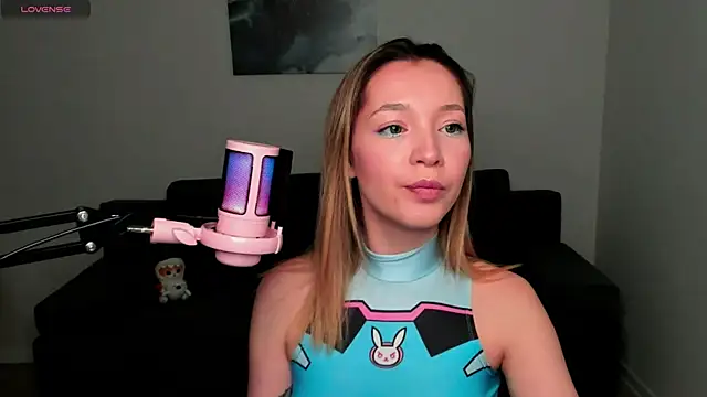 Snapshot of MiaThaine chatting on 22, 1, 2025 MiaThaine online show from 22, 1, 2025