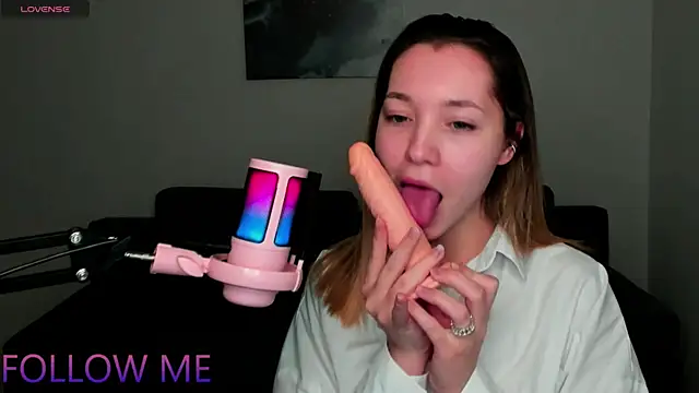 Snapshot of MiaThaine chatting on 23, 1, 2025 MiaThaine online show from 23, 1, 2025