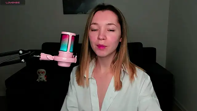 Snapshot of MiaThaine chatting on 24, 1, 2025 MiaThaine online show from 24, 1, 2025