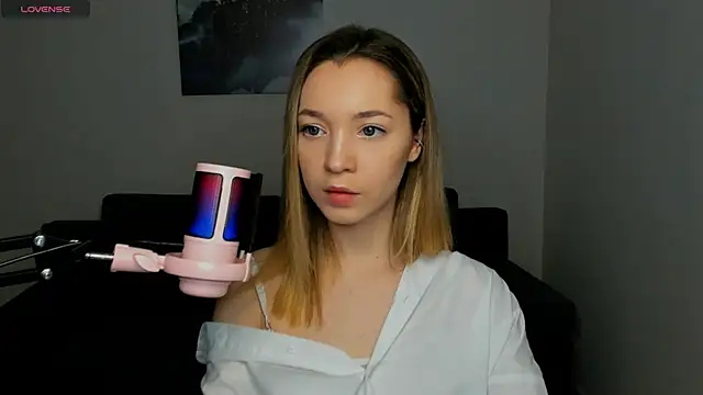 Snapshot of MiaThaine chatting on 27, 1, 2025 MiaThaine online show from 27, 1, 2025