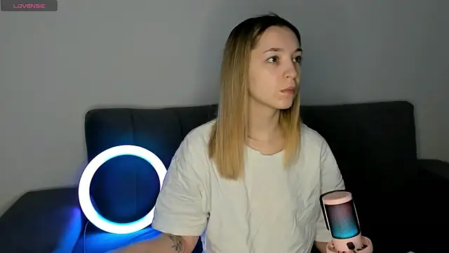 Snapshot of MiaThaine chatting on 12, 2, 2025 MiaThaine online show from 12, 2, 2025