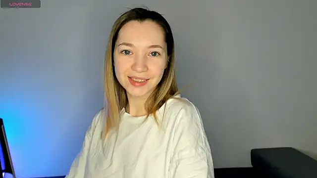 Snapshot of MiaThaine chatting on 13, 2, 2025 MiaThaine online show from 13, 2, 2025