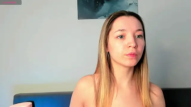 Snapshot of MiaThaine chatting on 26, 2, 2025 MiaThaine online show from 26, 2, 2025