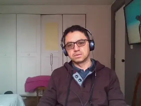 Diptongo online show from 2, 12, 2025