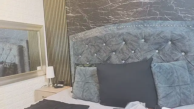 charlotte  G online show from 23, 3, 2026