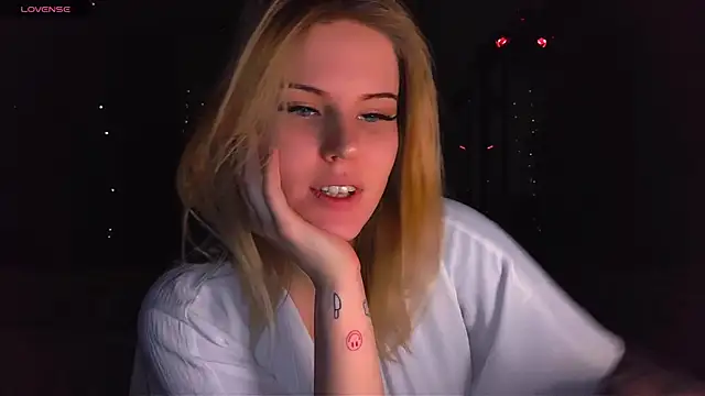 Snapshot of VoluptuousDreams chatting on 17, 1, 2025 VoluptuousDreams online show from 17, 1, 2025