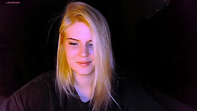 Snapshot of VoluptuousDreams chatting on 15, 3, 2025 VoluptuousDreams online show from 15, 3, 2025