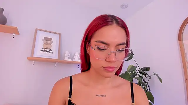 Scarlett Morgan  online show from 10, 2, 2025