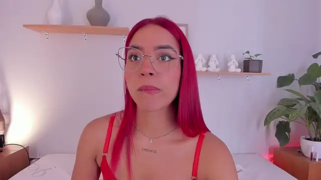 Scarlett Morgan  online show from 1, 3, 2025