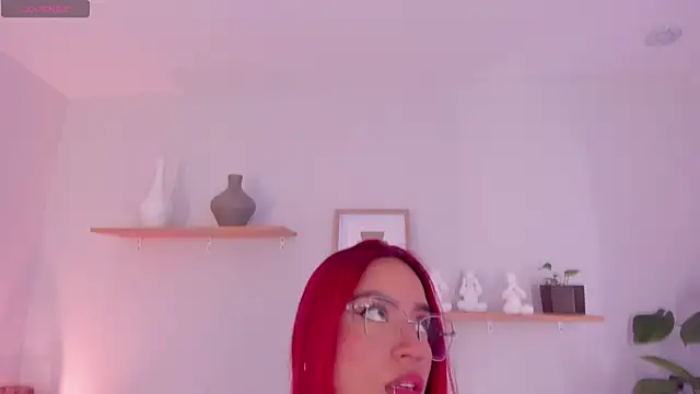 Scarlett Morgan  online show from 5, 3, 2025