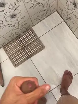 Snapshot of vintin21cm chatting on 8, 9, 2025 vintin21cm online show from 8, 9, 2025