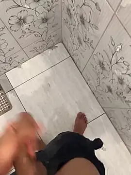 Snapshot of vintin21cm chatting on 7, 10, 2025 vintin21cm online show from 7, 10, 2025