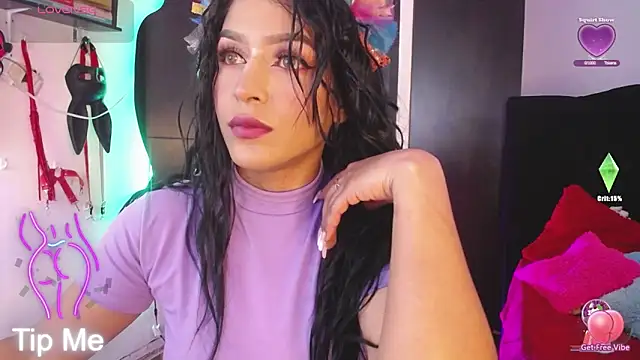 Snapshot of alicee_laurent chatting on 1, 2, 2025 alicee laurent online show from 1, 2, 2025