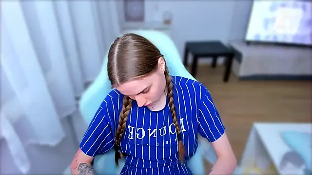 StellaLawless online show from 9, 3, 2025