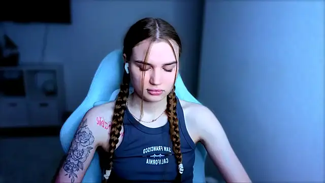 StellaLawless online show from 28, 11, 2025