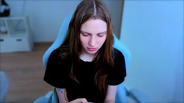 StellaLawless online show from 5, 4, 2026