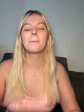 Snapshot of Allylove03 chatting on 14, 2, 2026 Allylove03 online show from 14, 2, 2026