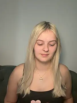 Snapshot of Allylove03 chatting on 5, 4, 2026 Allylove03 online show from 5, 4, 2026