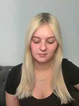 Snapshot of Allylove03 chatting on 13, 4, 2026 Allylove03 online show from 13, 4, 2026