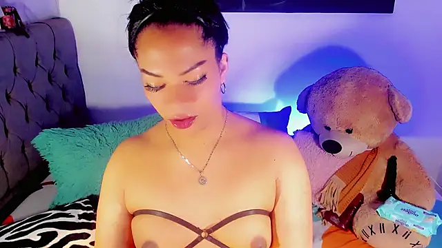 Zakura hot1 online show from 3, 10, 2025