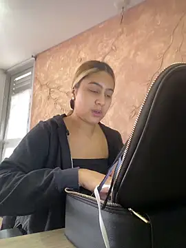 Miabonnett  online show from 15, 12, 2025