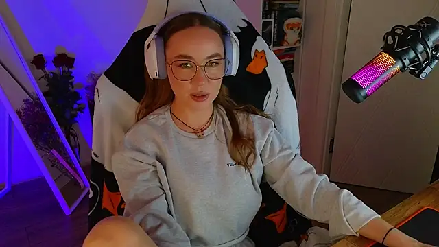 Snapshot of Emili1- chatting on 12, 3, 2025 Emili1- online show from 12, 3, 2025