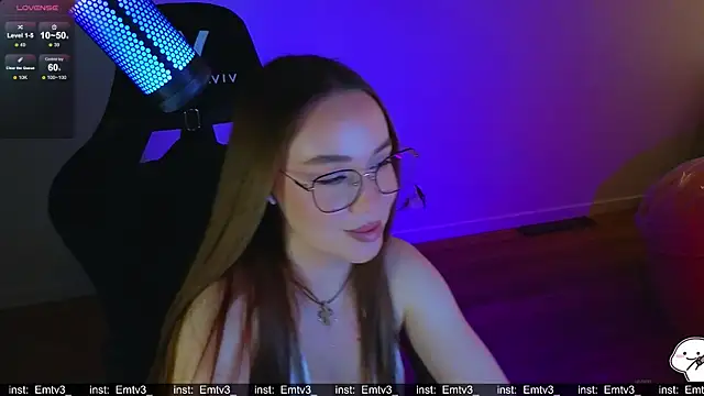 Snapshot of Emili1- chatting on 8, 4, 2026 Emili1- online show from 8, 4, 2026