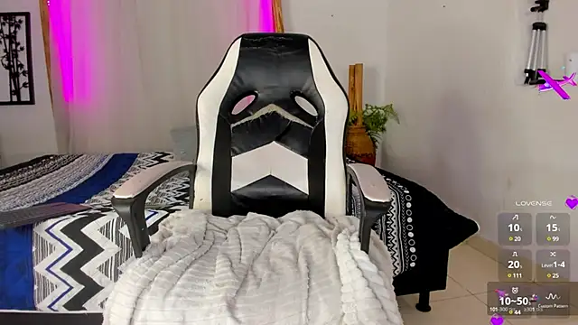 Snapshot of _RedMoon chatting on 19, 3, 2025 RedMoon online show from 19, 3, 2025