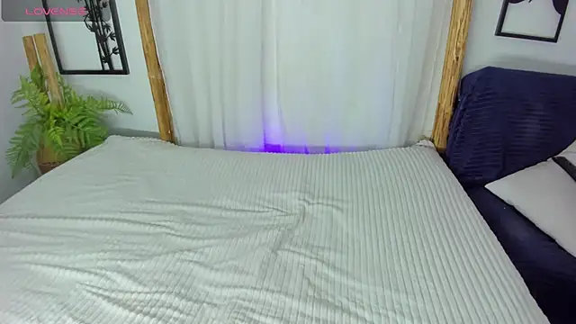 Snapshot of _RedMoon chatting on 30, 9, 2025 RedMoon online show from 30, 9, 2025