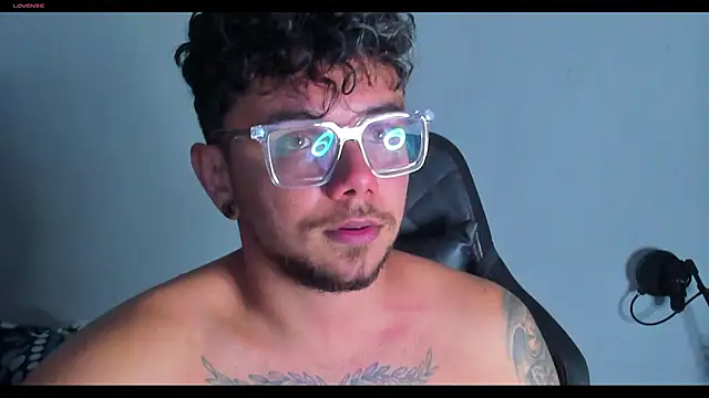 Snapshot of kenintoro chatting on 22, 4, 2026 kenintoro online show from 22, 4, 2026