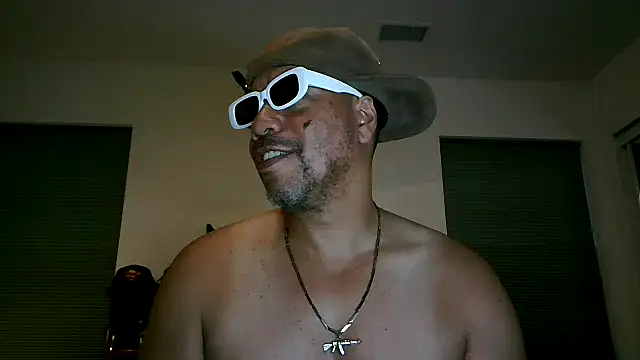 Snapshot of pimpdaddy4ever chatting on 9, 1, 2026 pimpdaddy4ever online show from 9, 1, 2026