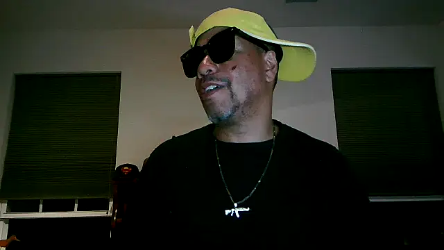 Snapshot of pimpdaddy4ever chatting on 14, 1, 2026 pimpdaddy4ever online show from 14, 1, 2026