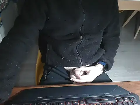 Snapshot of Adri_gard chatting on 5, 12, 2024 Adri gard online show from 5, 12, 2024