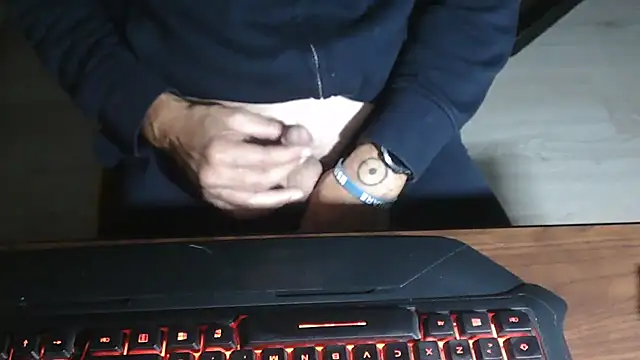 Snapshot of Adri_gard chatting on 4, 10, 2025 Adri gard online show from 4, 10, 2025