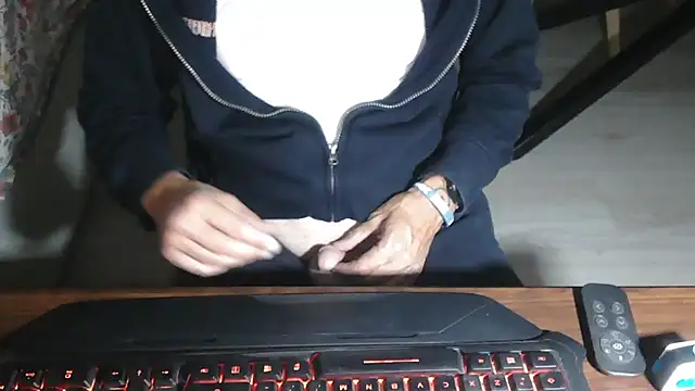 Snapshot of Adri_gard chatting on 10, 10, 2025 Adri gard online show from 10, 10, 2025