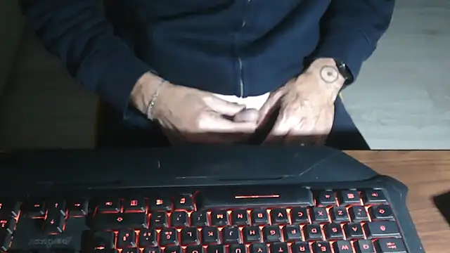 Snapshot of Adri_gard chatting on 27, 10, 2025 Adri gard online show from 27, 10, 2025