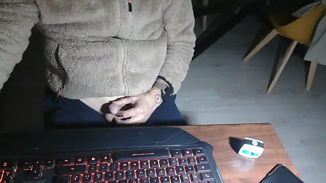 Snapshot of Adri_gard chatting on 7, 3, 2026 Adri gard online show from 7, 3, 2026