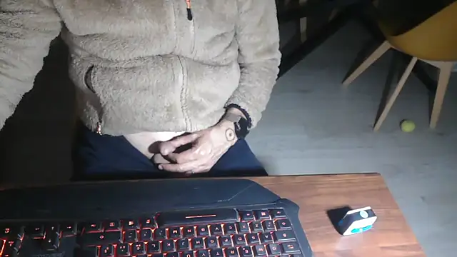 Snapshot of Adri_gard chatting on 8, 3, 2026 Adri gard online show from 8, 3, 2026